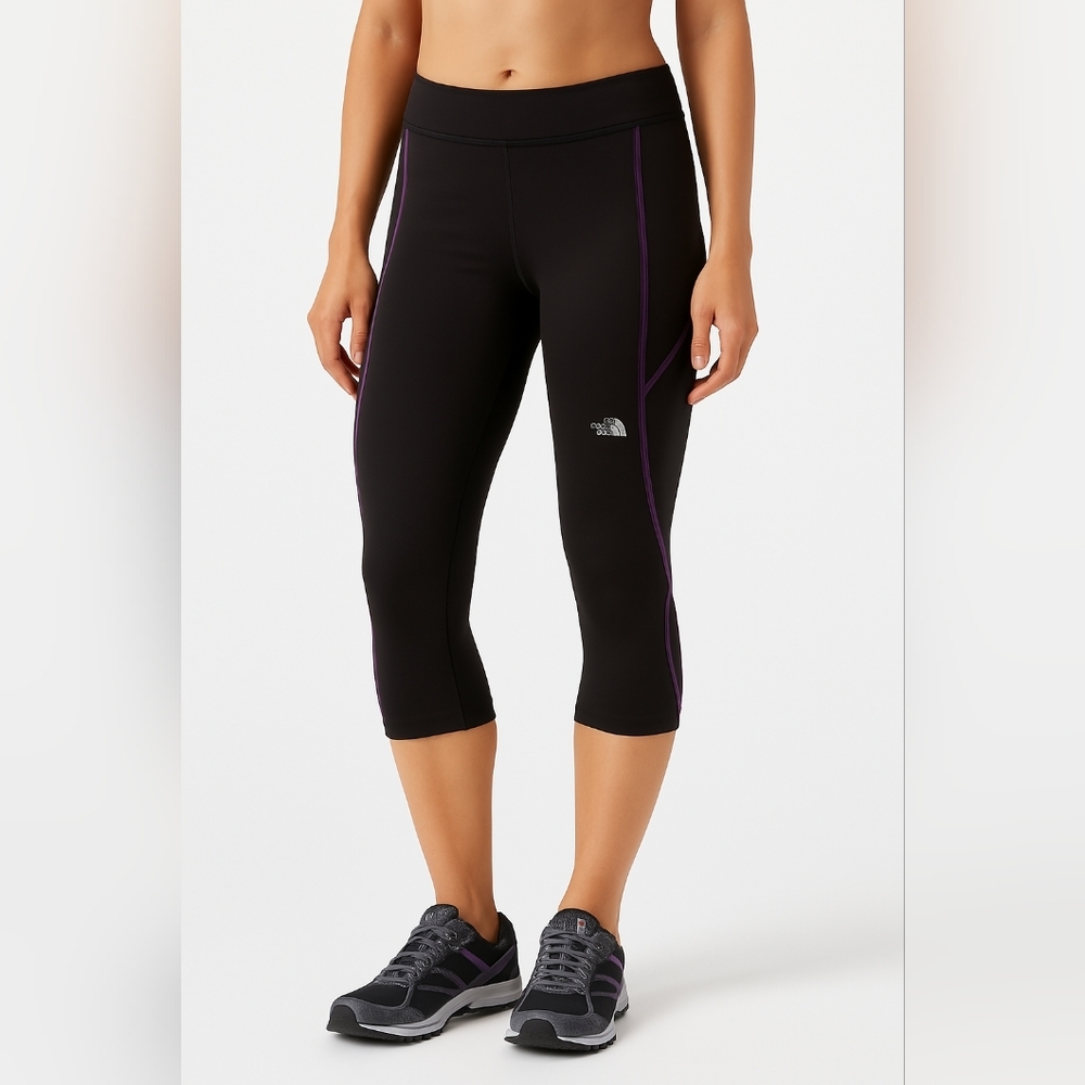 THE NORTH FACE Black Casual Capris with Purple Accents‎ (#1,570)